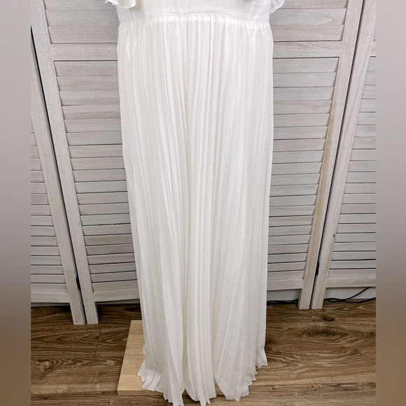 THE CLOTHING COMPANY Bridal Jumpsuit Pleated Wide Legs & Ruffle Sleeves White-L - Picture 3 of 6